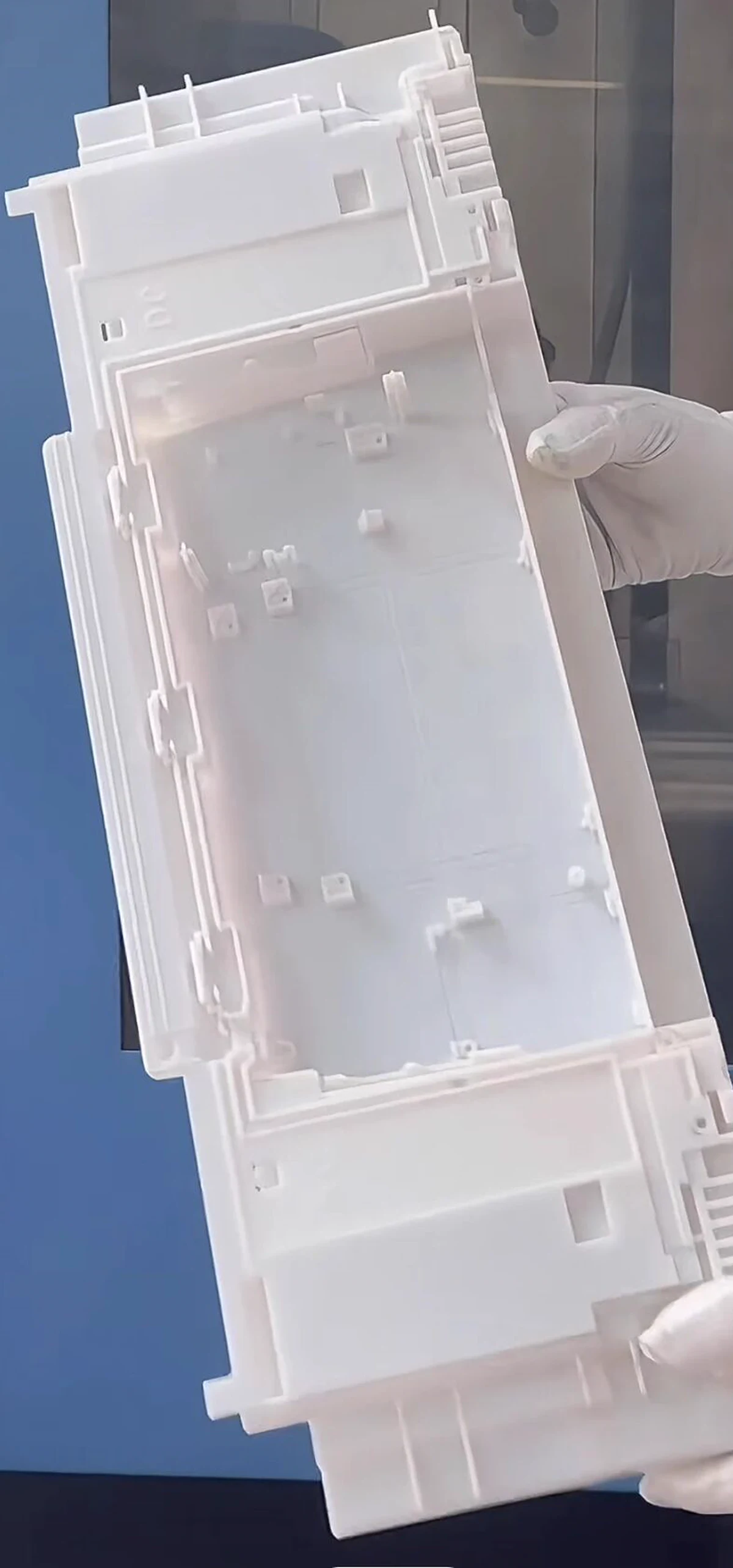 Interior structure of a large injection-molded plastic enclosure